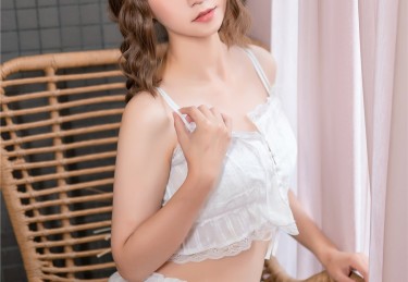 91视频独家放送：捕捉明星低语中的温柔瞬间，勾勒出禁忌恋曲